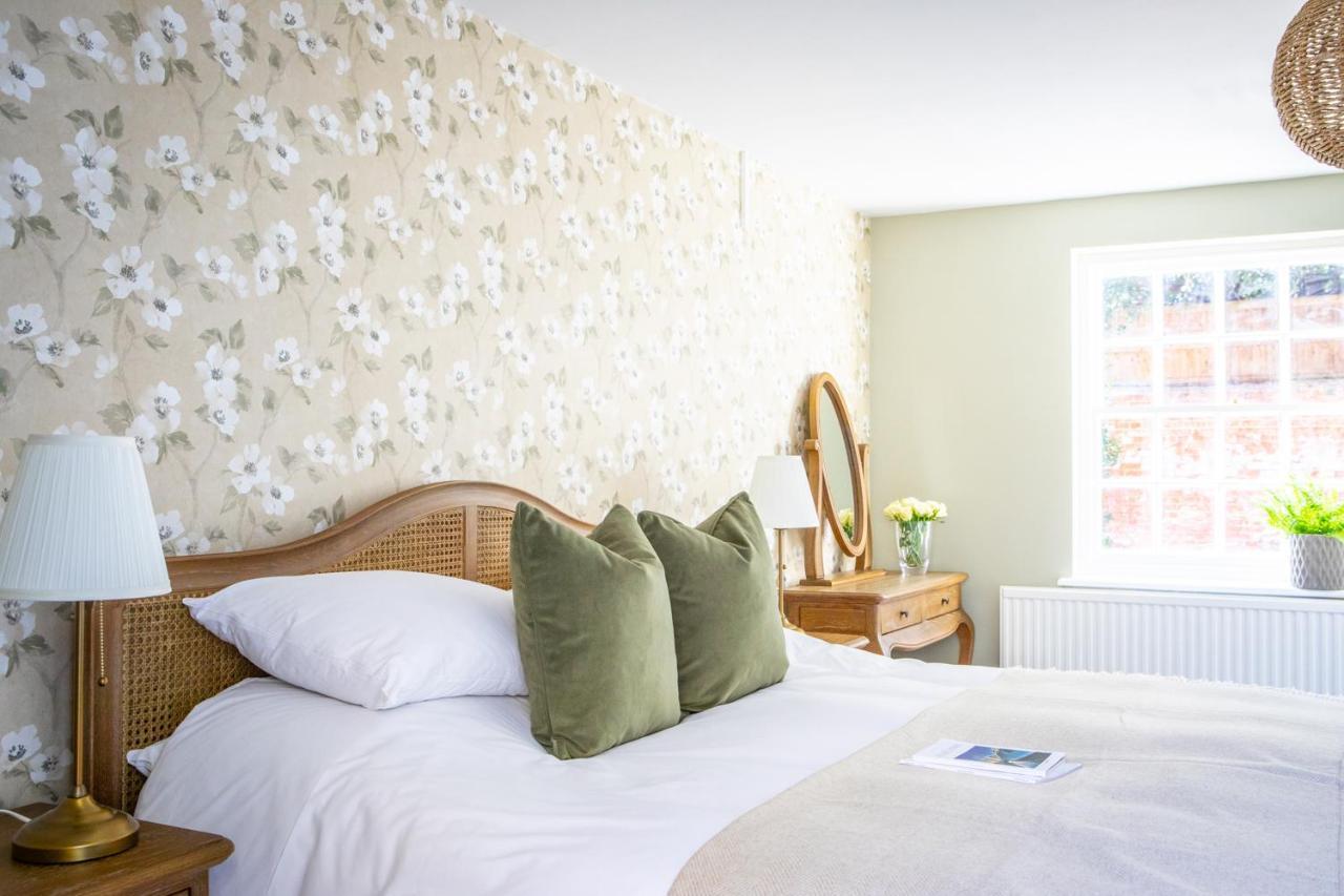 The White Horse Hotel Faversham Ngoại thất bức ảnh