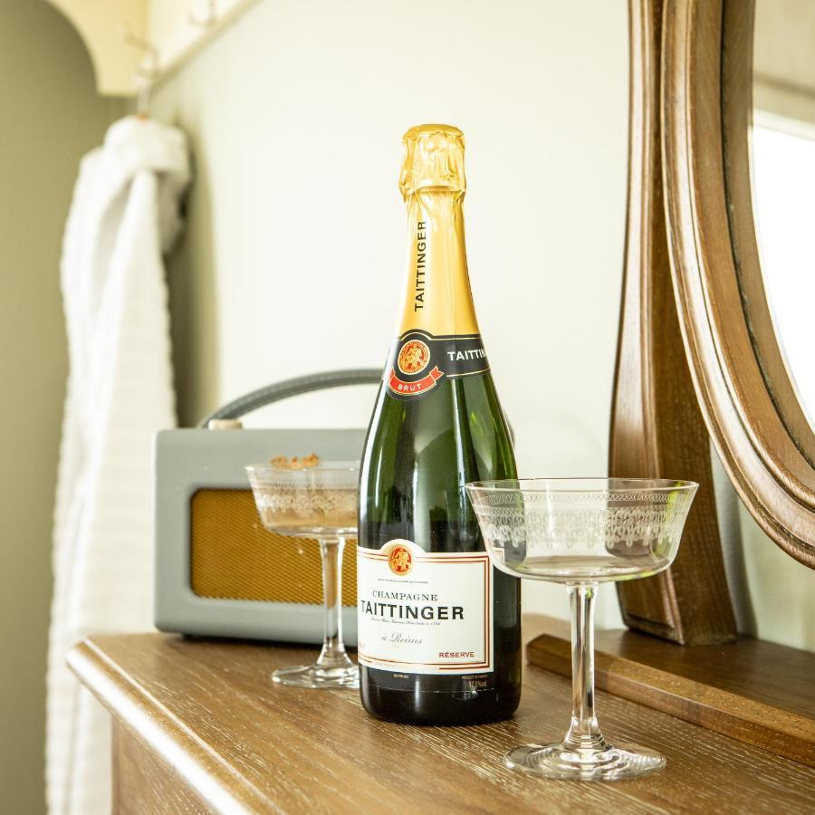 The White Horse Hotel Faversham Ngoại thất bức ảnh